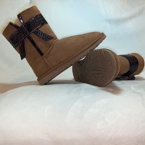 UGG Josette Suede Boots With Leather Bow Size 6